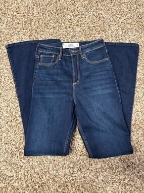 Hollister Women's Dark Indigo Flare/Bell bottom Jeans. Size 27/32